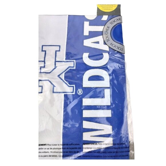 Breeze Decor UK Kentucky Wildcats Garden Flag Banner All Weather 12 x 18 inch - Picture 7 of 9